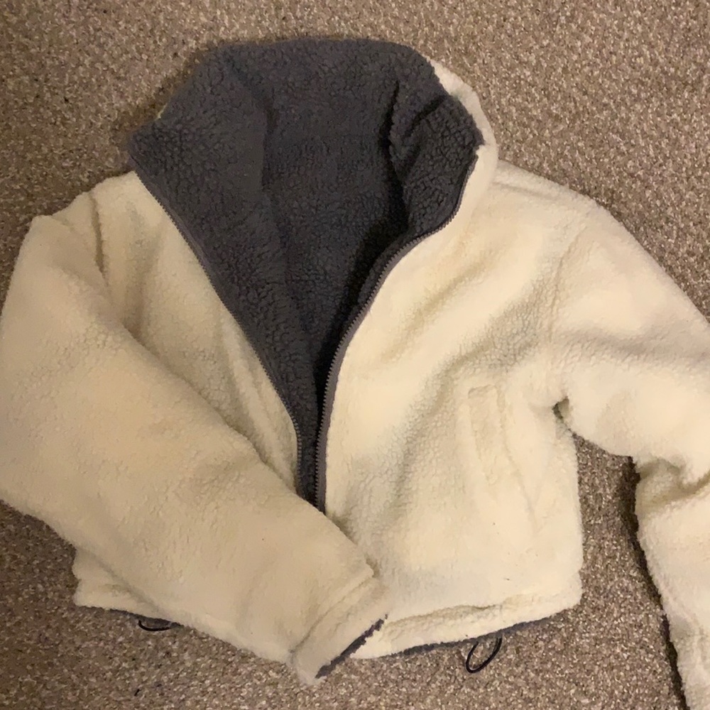 SOLD reversible borg/fleece cropped puffer jacket